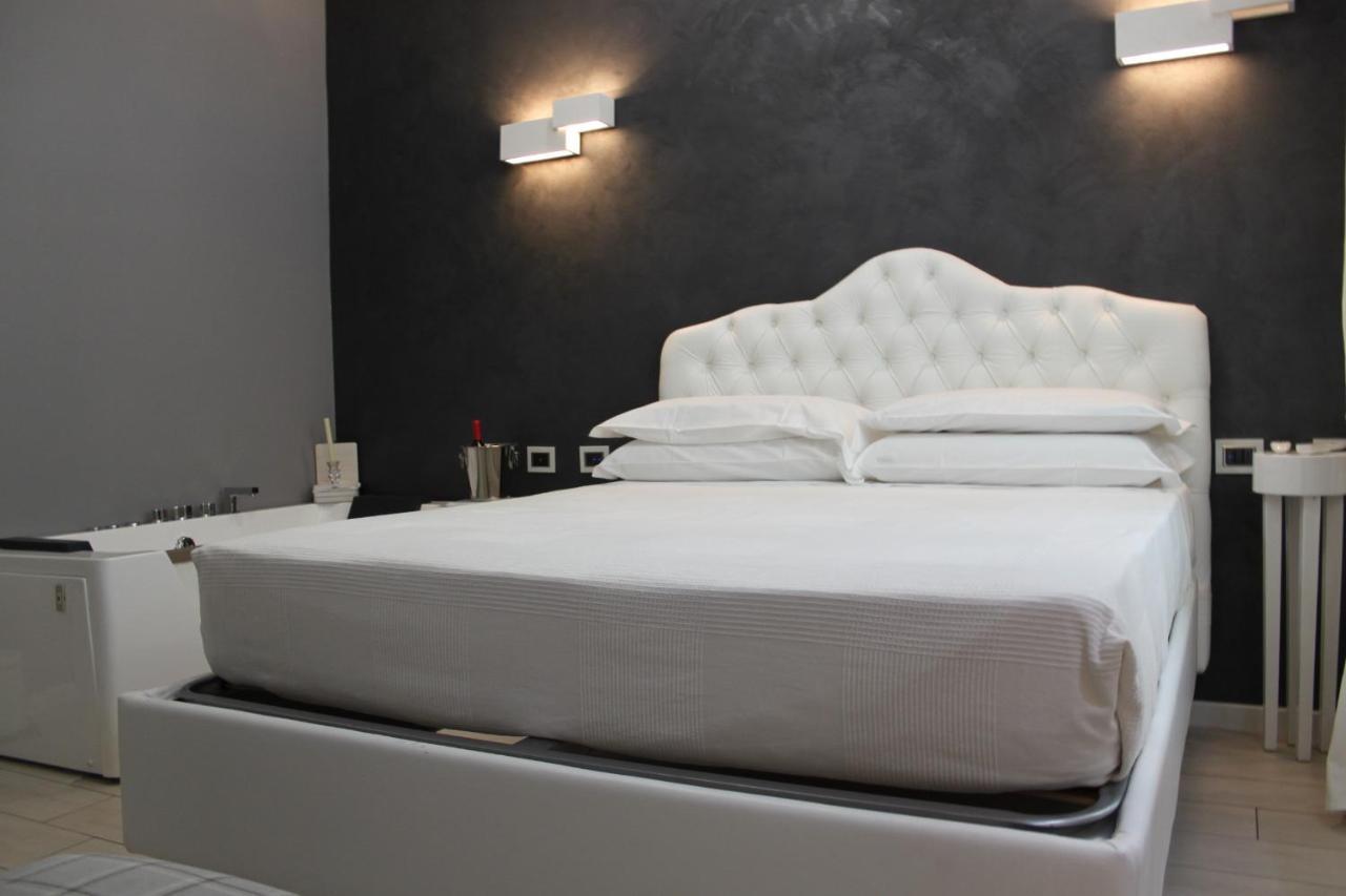 Jacuzzi Apartament By Parmacentro B&B Kültér fotó