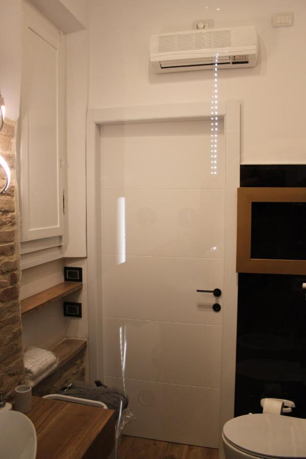 Jacuzzi Apartament By Parmacentro B&B Kültér fotó